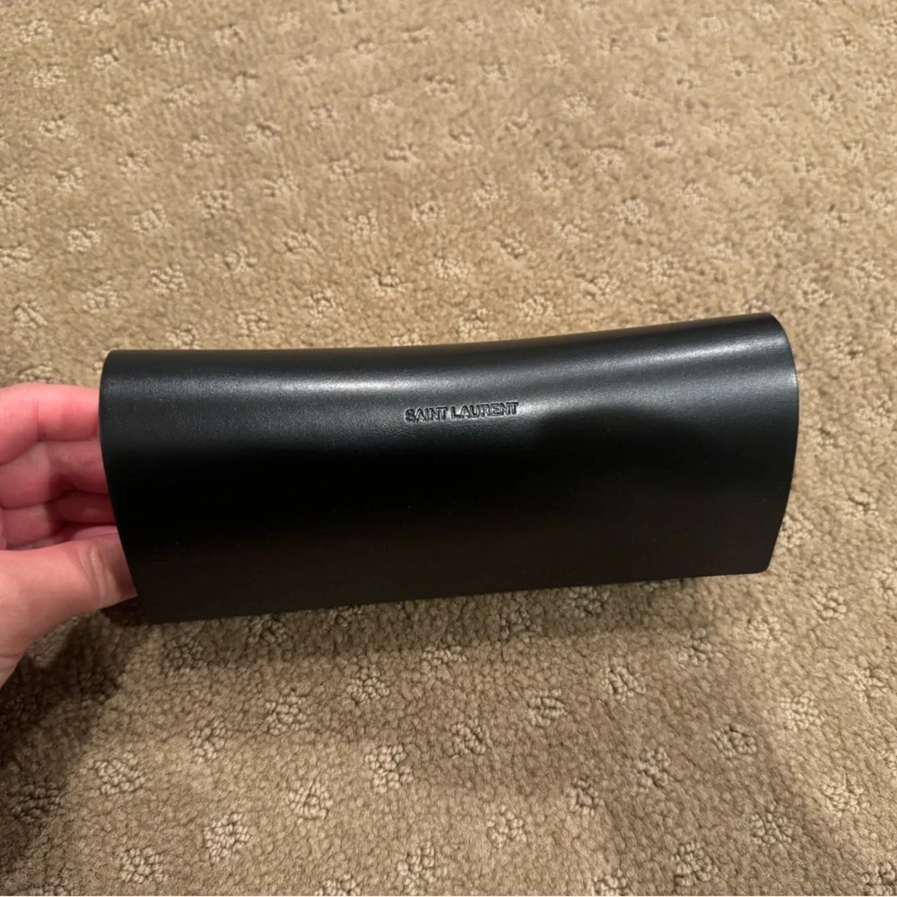 Brand new sunglasses - Picture 2 of 9